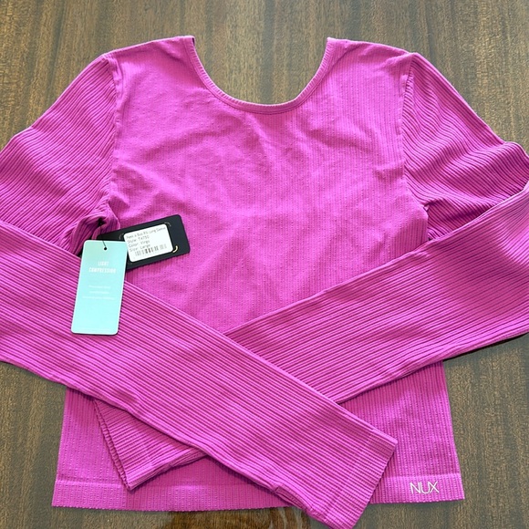 NUX-PEEK A BOO RIB LONG SLEEVE WITH LIGHT COMPRESSION. - Picture 3 of 5